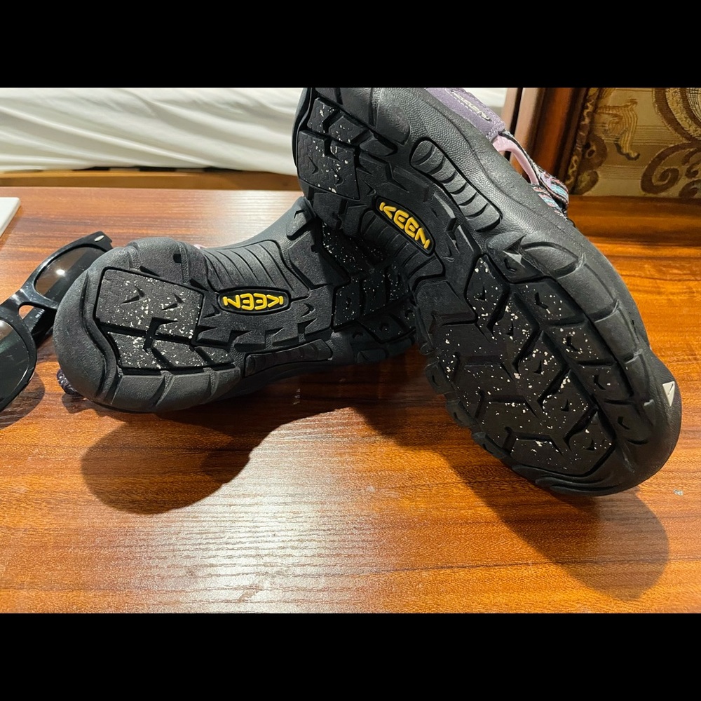 NWOT Womens Keens Shoes